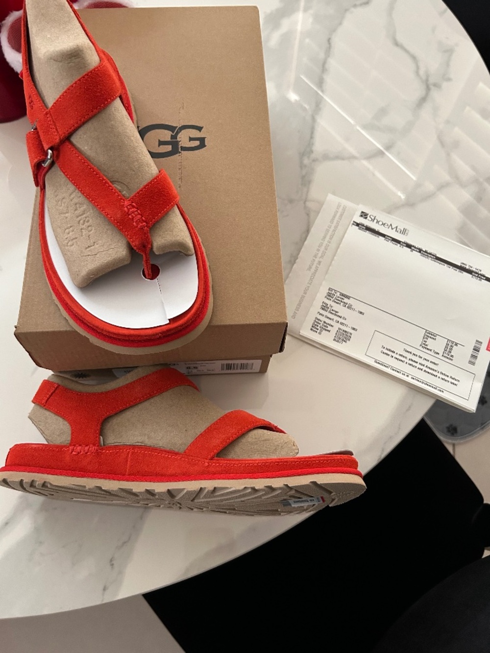 UGG Goldengaze Toe Post Sandals new in box 8.5